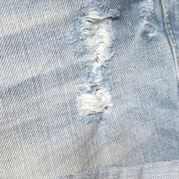 H&M DIVIDED Denim Shorts Cuffed Light Wash Distressed 10 - Picture 3 of 12